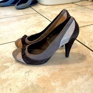 Beautiful suede leather women shoes with heels-pumps-Size 6.5